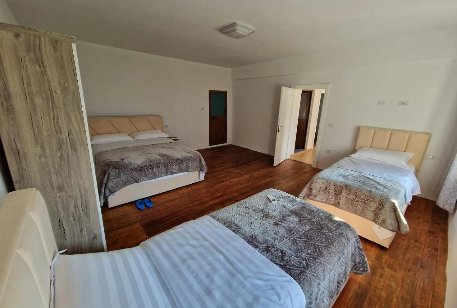 Maison d'hôtes Hotel Bujtina Dalmacia à Koman
