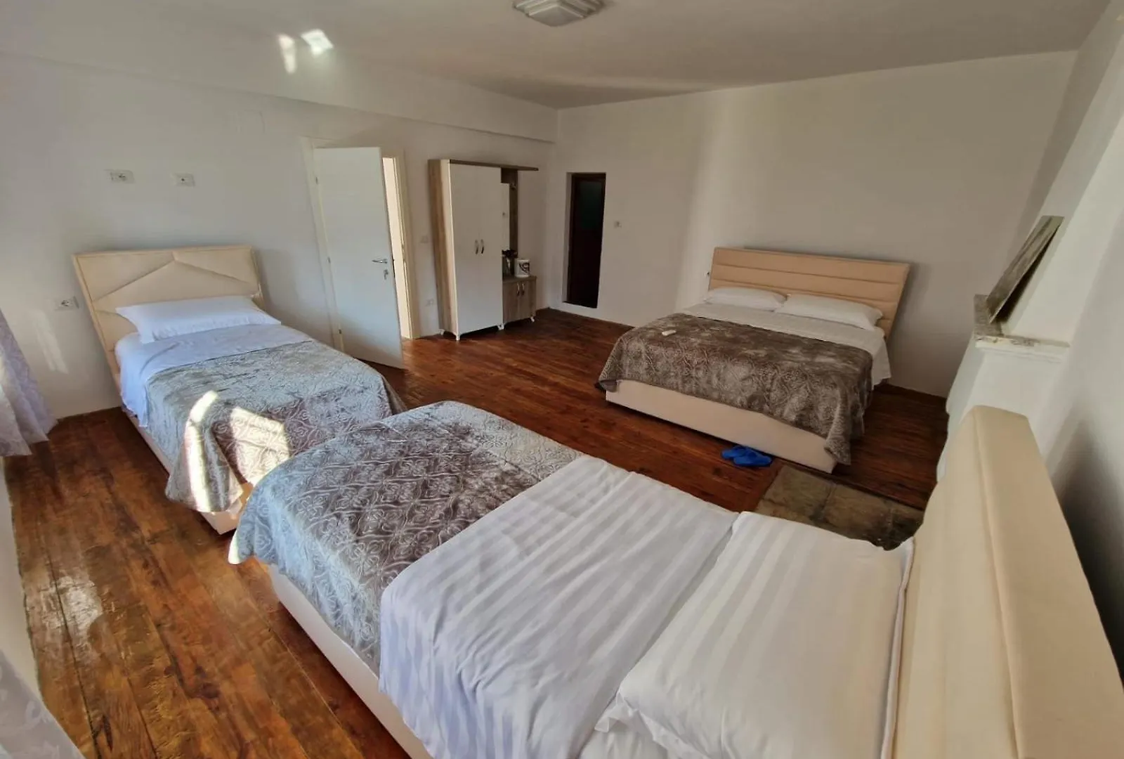 Hotel Bujtina Dalmacia à Koman Albanie