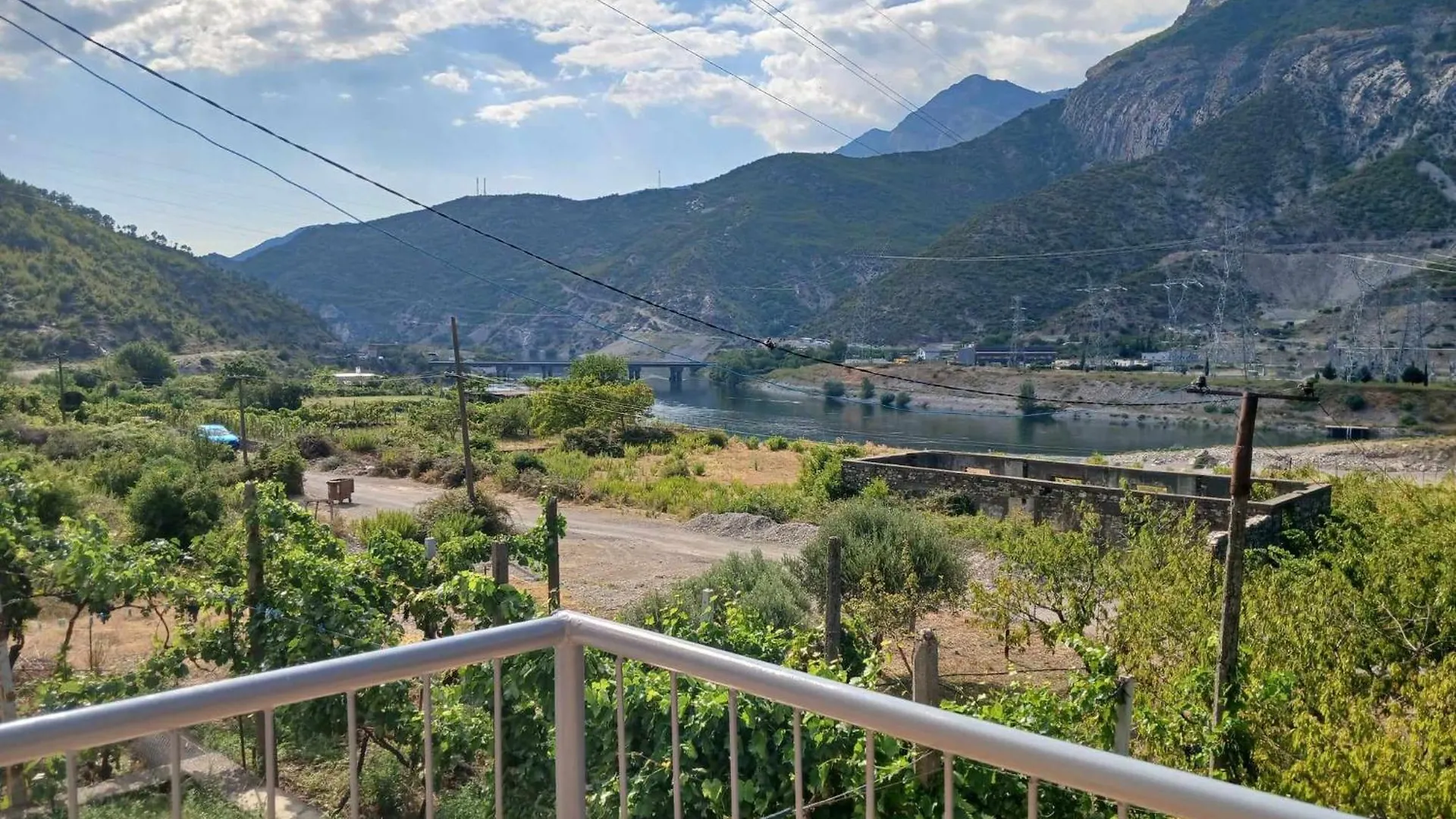 Bujtina Dalmacia Hotel Koman 0*,  Albania